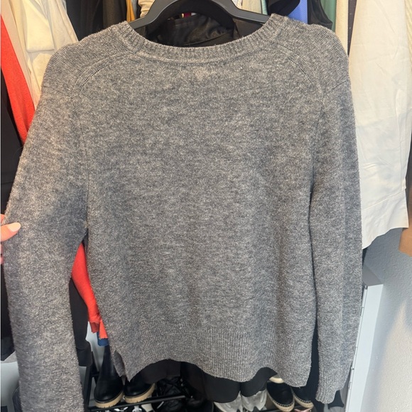 Banana Republic Gray Sweater - Picture 4 of 5